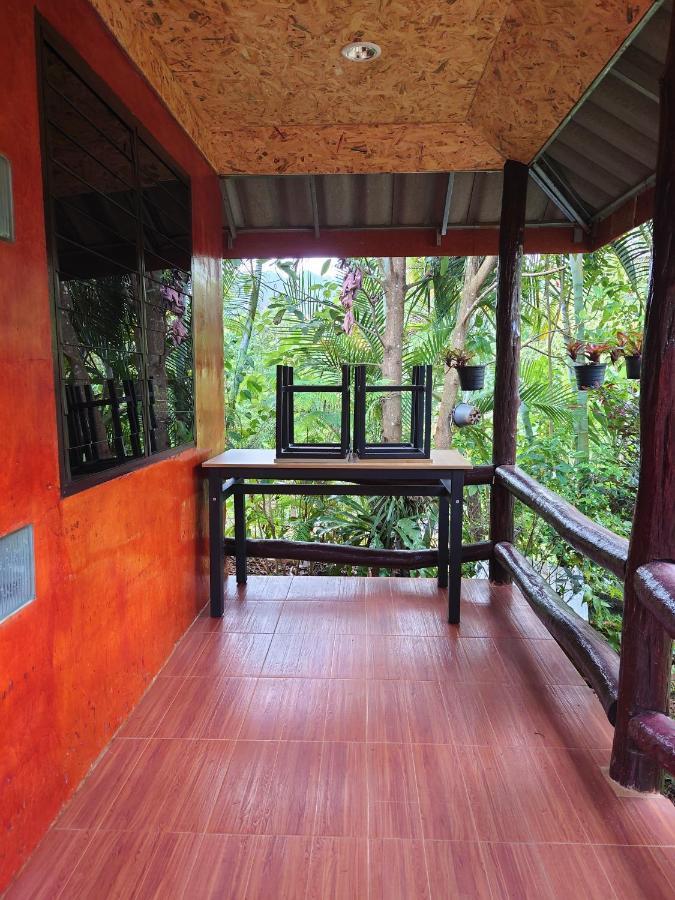บ้านดินโฮมสเตย์ ปางอุ๋ง Ban Huai Makhuea Som Exterior foto